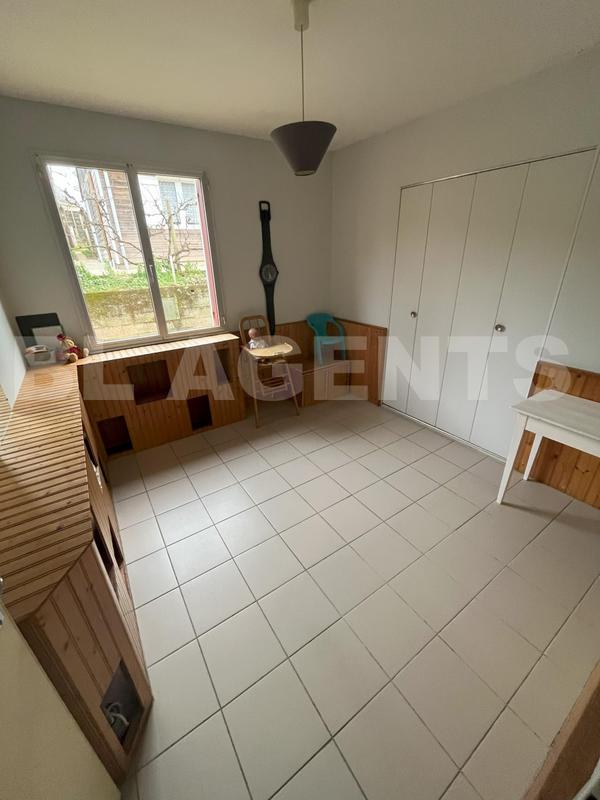 Maison - 172 m² - 9 pièces