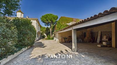 Maison - 380 m² - 11 pièces