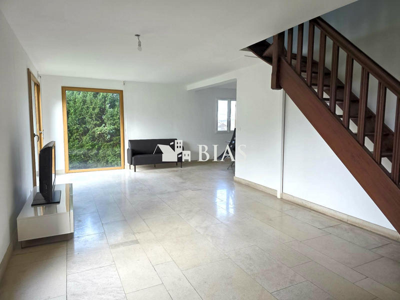 Maison traditionnelle - 131 m² - 6 pièces