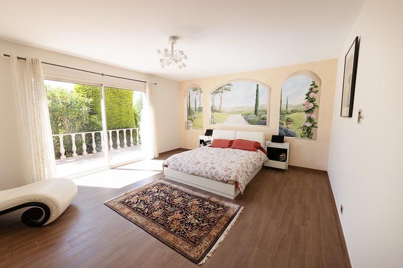 Maison - 397 m² - 8 pièces