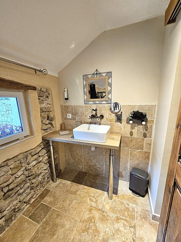 Maison - 625 m² - 11 pièces