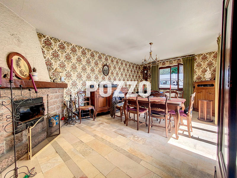 Maison - 202 m² - 9 pièces