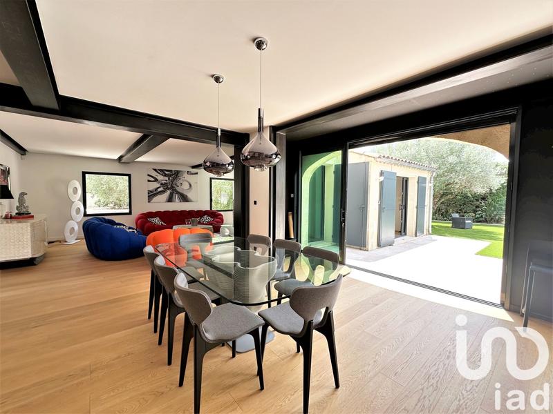 Maison - 280 m² - 8 pièces