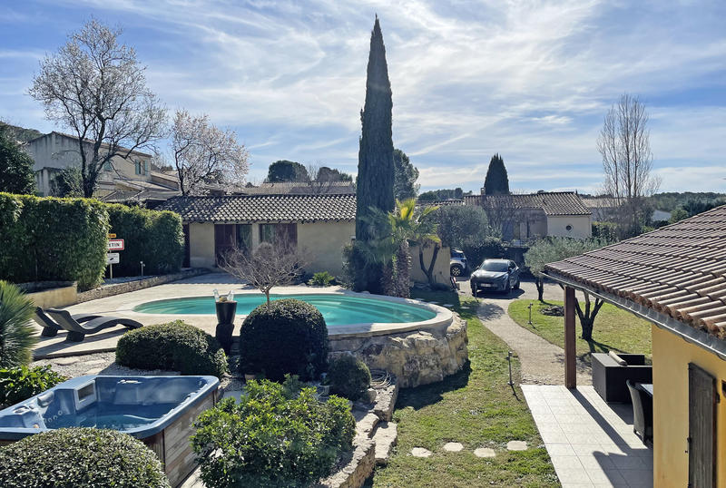 Maison - 300 m² - 9 pièces