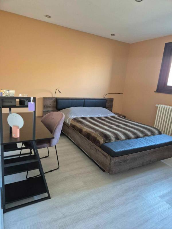 Maison - 250 m² - 6 pièces