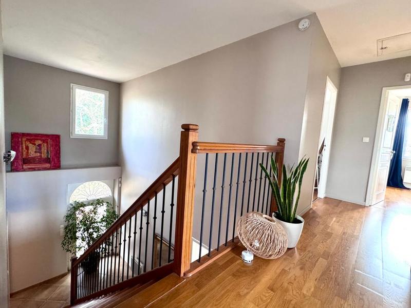 Maison - 245 m² - 6 pièces