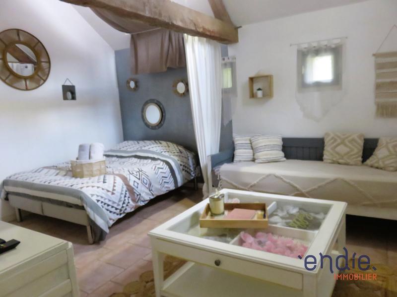 Maison - 230 m² - 12 pièces