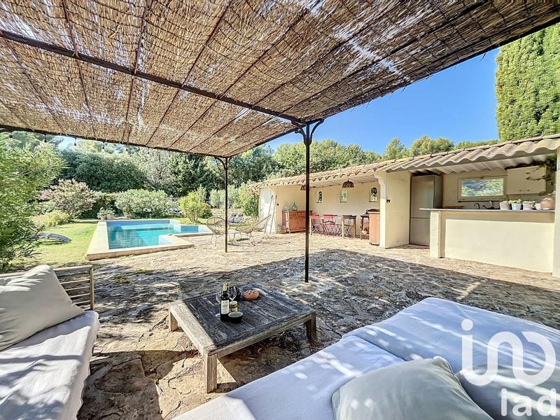 Maison - 222 m² - 8 pièces