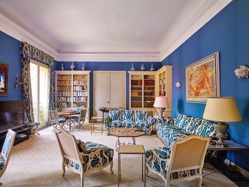 Maison - 2 850 m² - 30 pièces