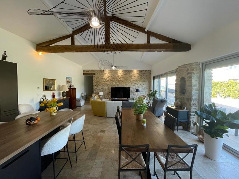 Propriété - 145 m² - 5 pièces