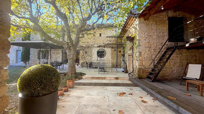 Maison - 280 m² - 9 pièces