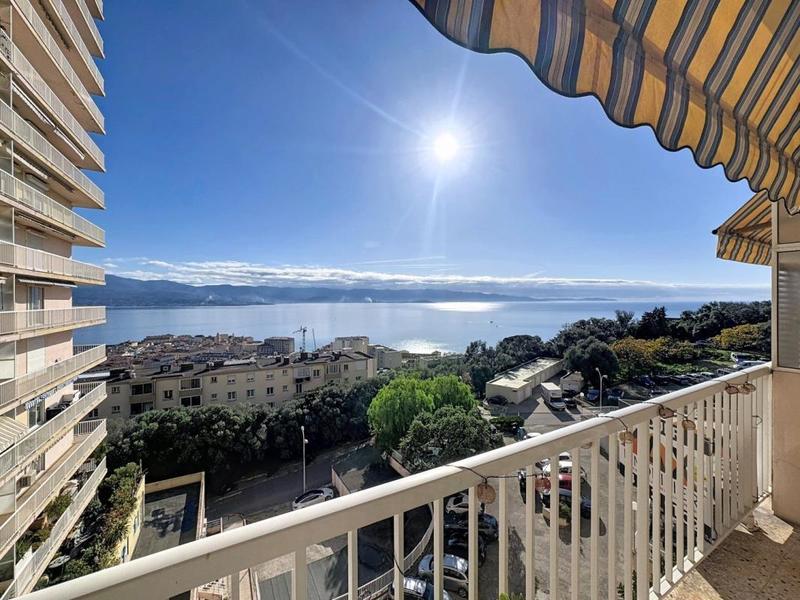 Appartement - 98 m² - 4 pièces