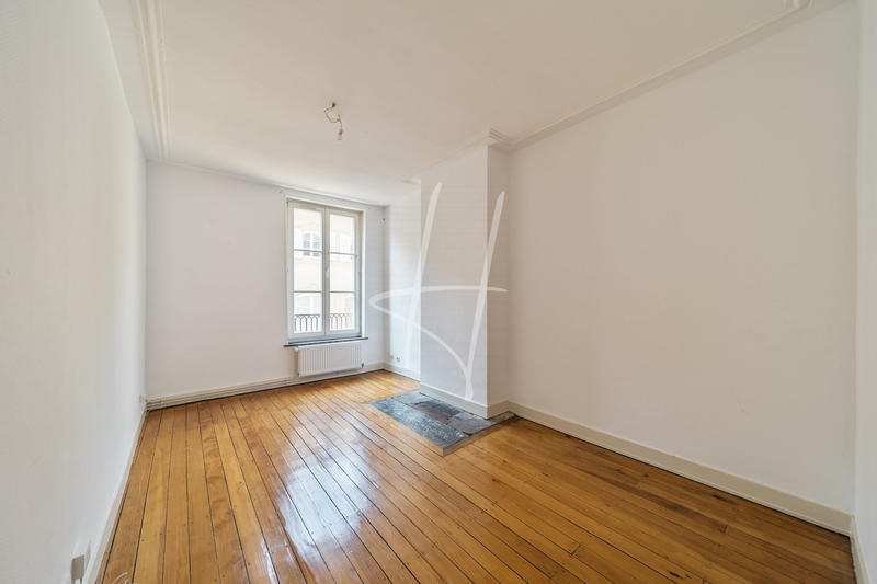 Appartement - 90 m² - 4 pièces