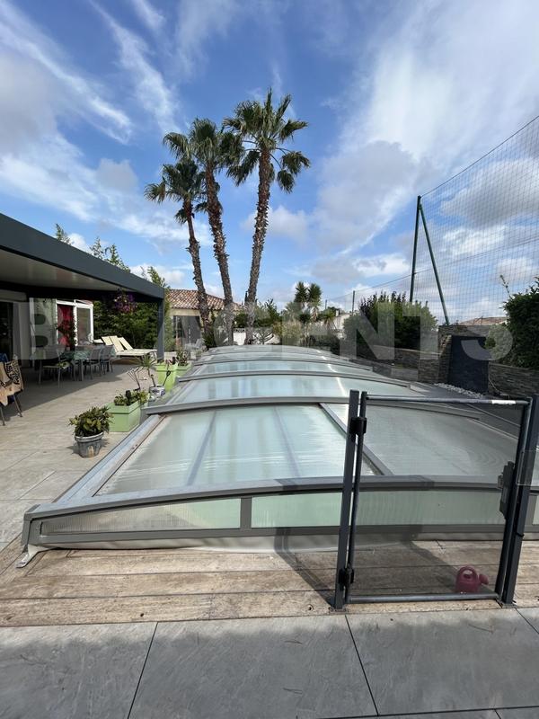 Villa - 250 m² - 8 pièces