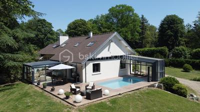 Propriété - 263 m² - 7 pièces