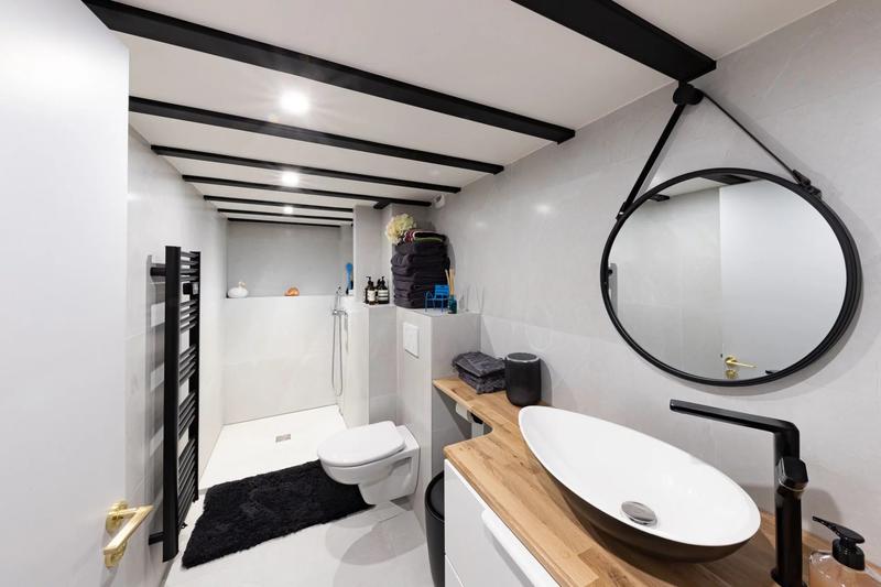 Appartement - 205 m² - 5 pièces