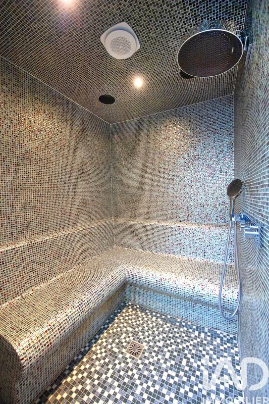 Maison de ville - 296 m² - 9 pièces