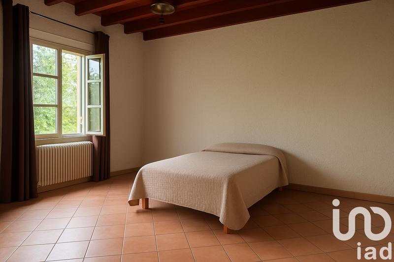 Maison - 239 m² - 9 pièces