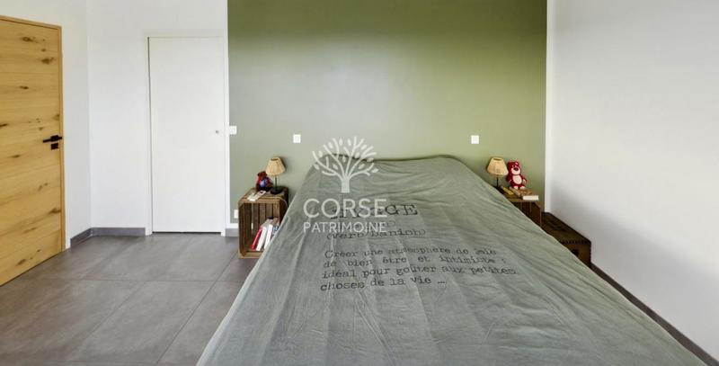 Villa - 325 m² - 10 pièces