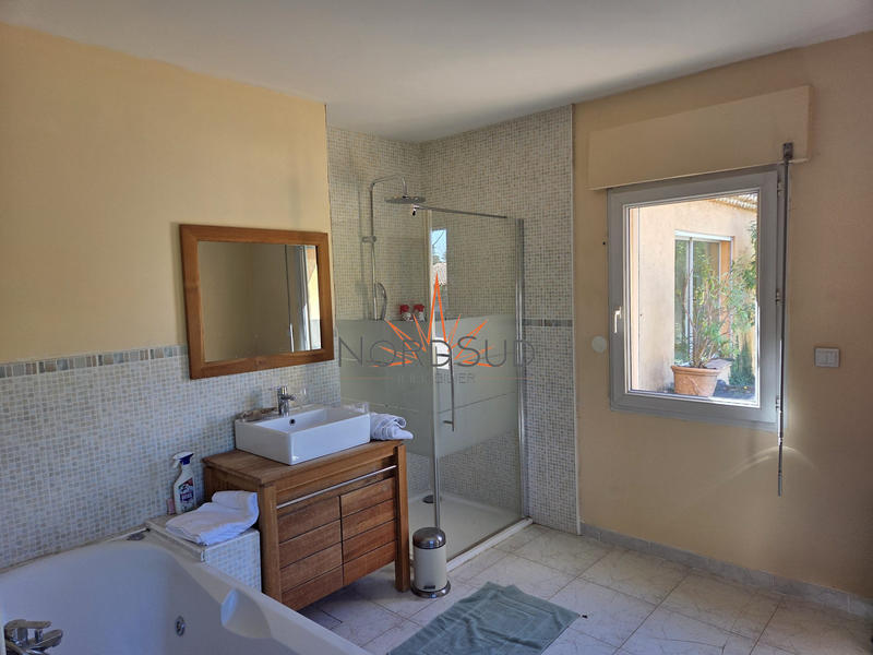 Maison - 246 m² - 6 pièces