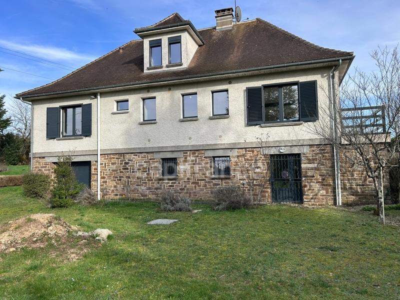 Maison - 212 m² - 5 pièces