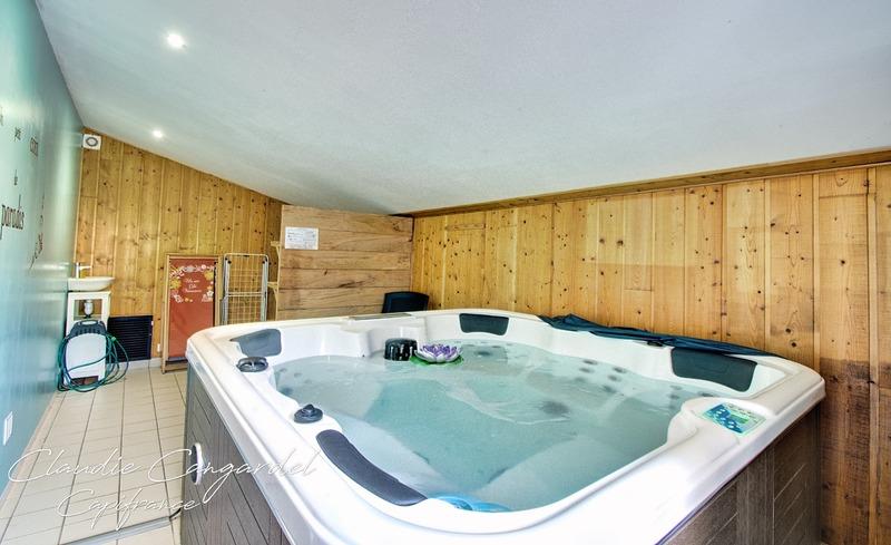 Maison - 144 m² - 8 pièces