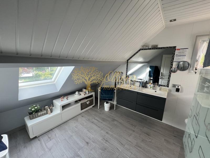 Pavillon - 140 m² - 5 pièces