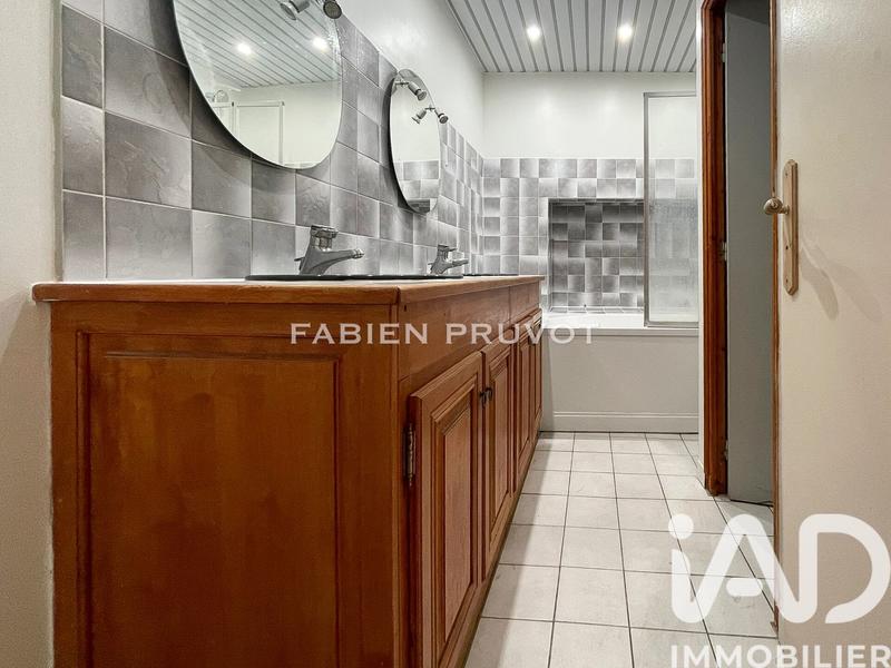 Maison - 300 m² - 15 pièces