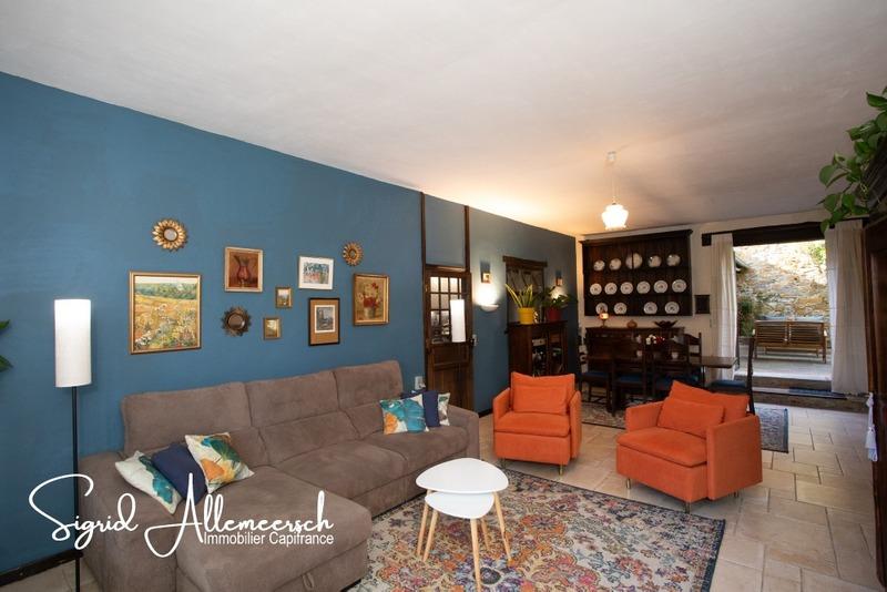 Maison - 227 m² - 7 pièces