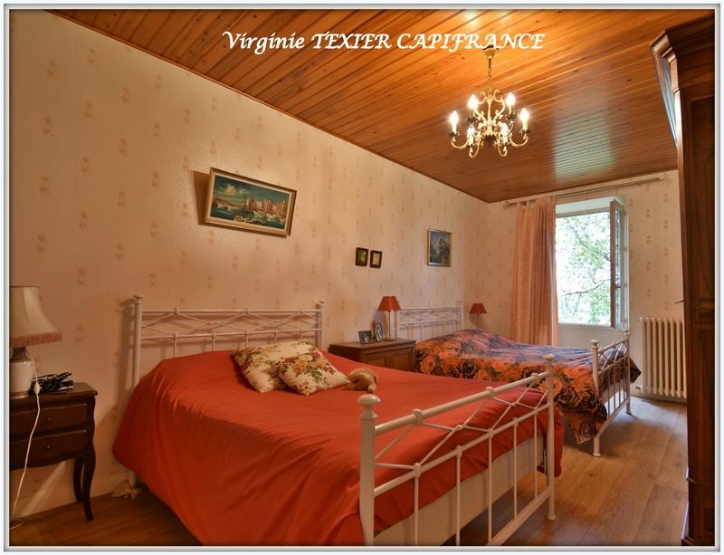 Maison - 226 m² - 8 pièces