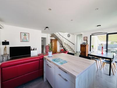 Villa - 100 m² - 4 pièces