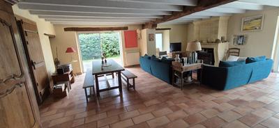 Maison - 248 m² - 8 pièces