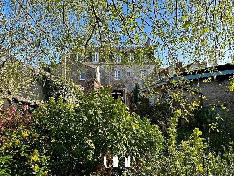 Hôtel particulier - 275 m² - 15 pièces