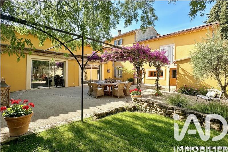 Maison - 300 m² - 10 pièces