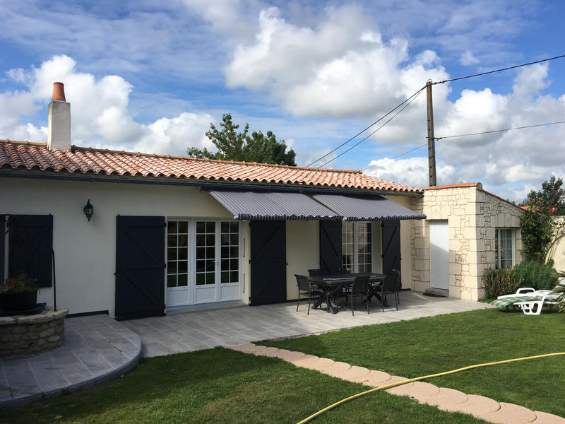 Maison - 240 m² - 10 pièces