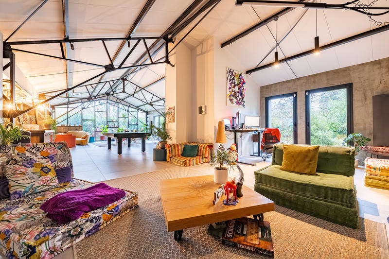 Maison - 389 m² - 10 pièces