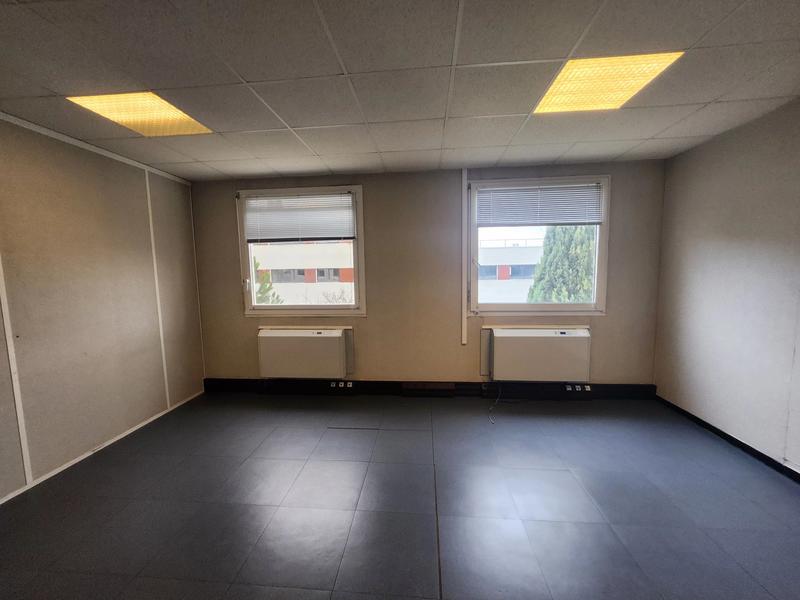 Bureau - 1 194 m² - 59 pièces