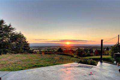 Demeure - 215 m² - 9 pièces