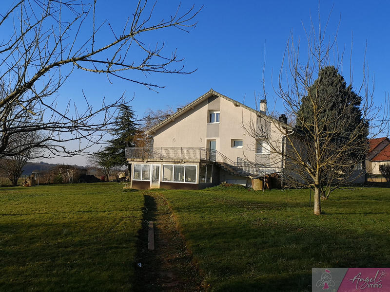 Maison - 227 m² - 9 pièces