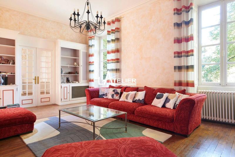 Propriété - 290 m² - 12 pièces