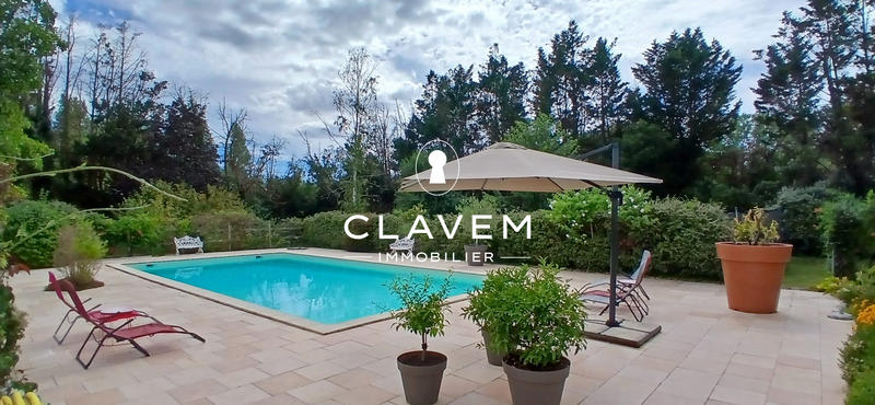 Maison - 320 m² - 12 pièces