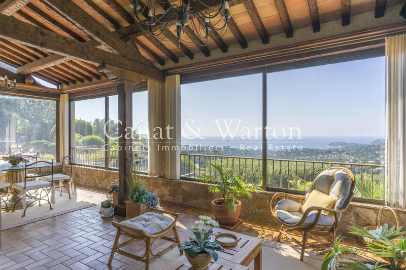 Villa - 240 m² - 7 pièces