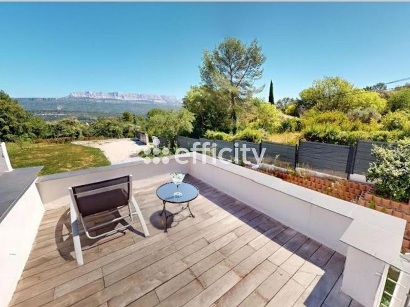 Maison - 285 m² - 10 pièces