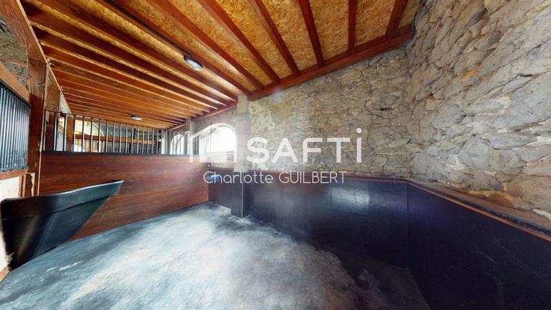 Maison - 265 m² - 6 pièces