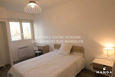 Chambre - 11 m² - 5 pièces