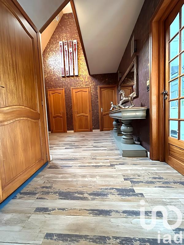 Maison - 199 m² - 9 pièces