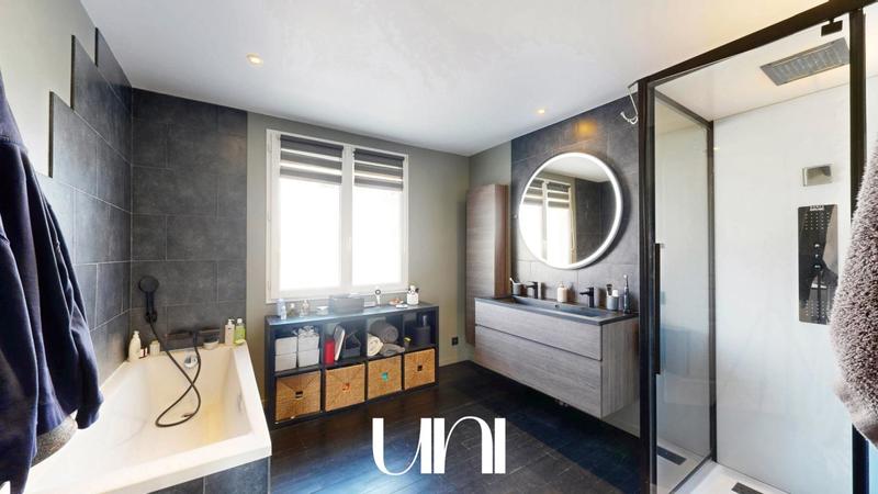 Maison - 130 m² - 6 pièces