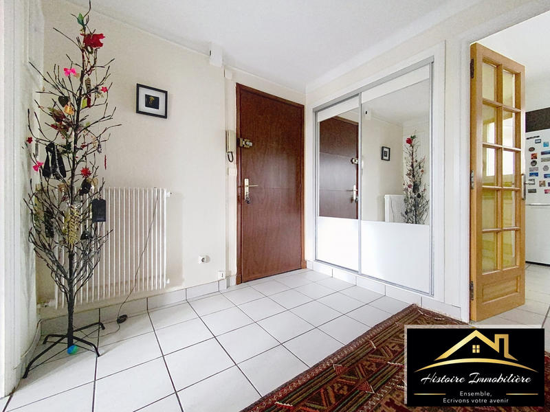 Appartement - 96 m² - 5 pièces