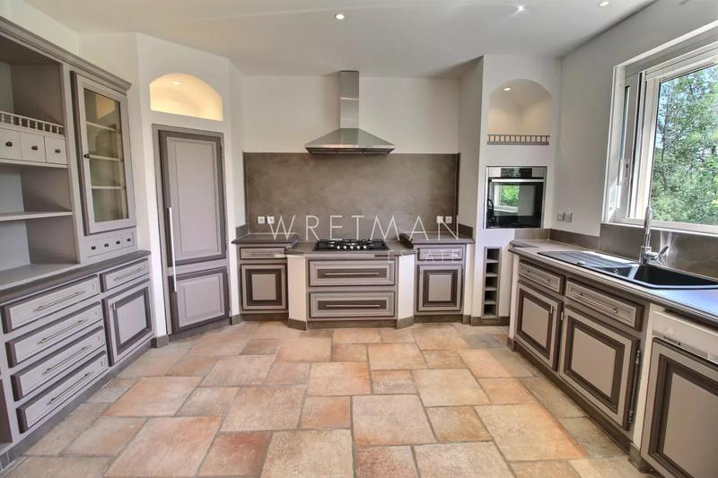 Villa - 230 m² - 6 pièces