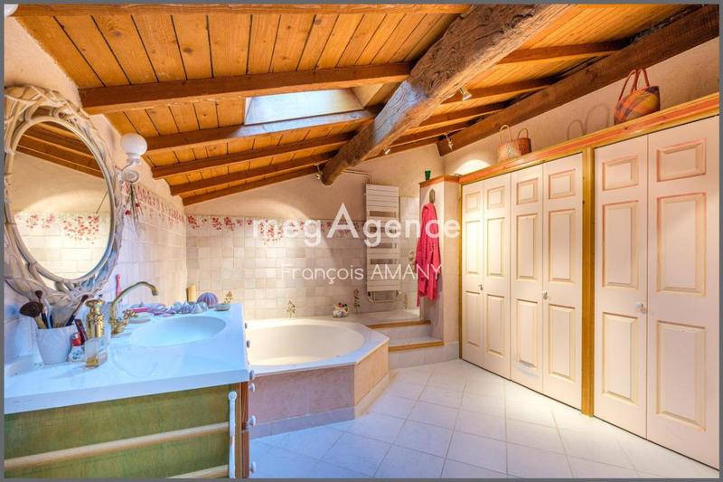 Maison de campagne - 250 m² - 8 pièces